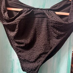 2 black swim bikini bottoms